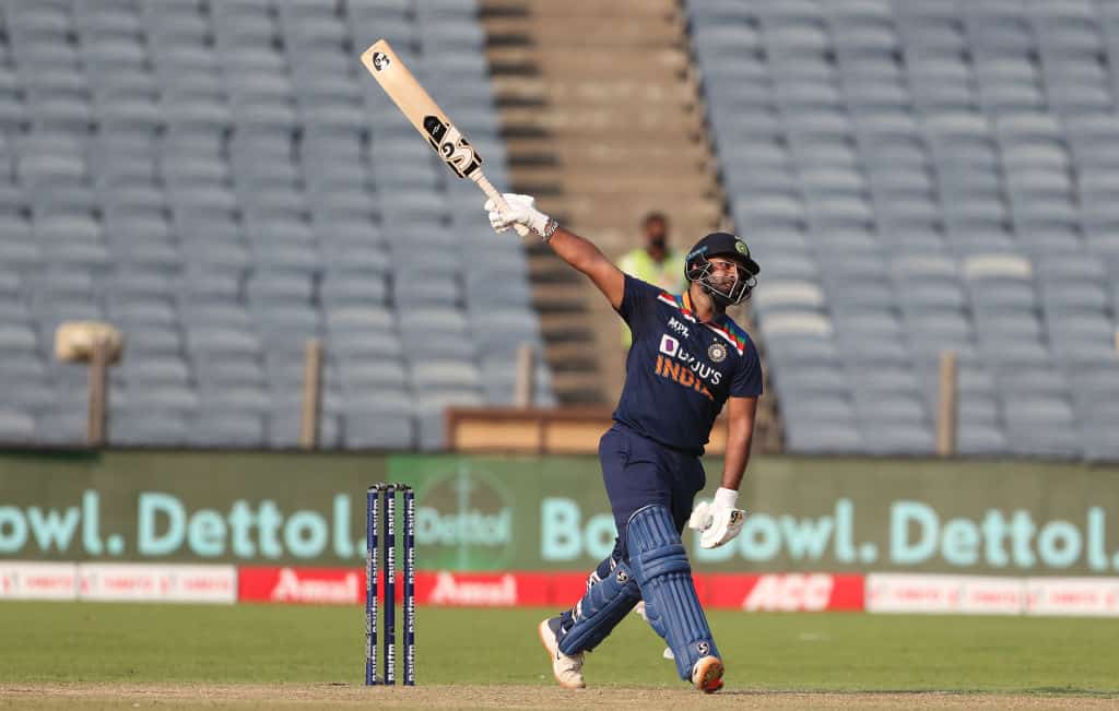 Rishabh Pant Hits A Huge One Handed Six Off Sam Curran's Delivery