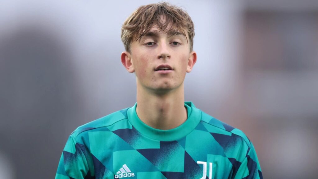 The Reason why Arsenal want to sign Dean Hujisen in the summer of 2025