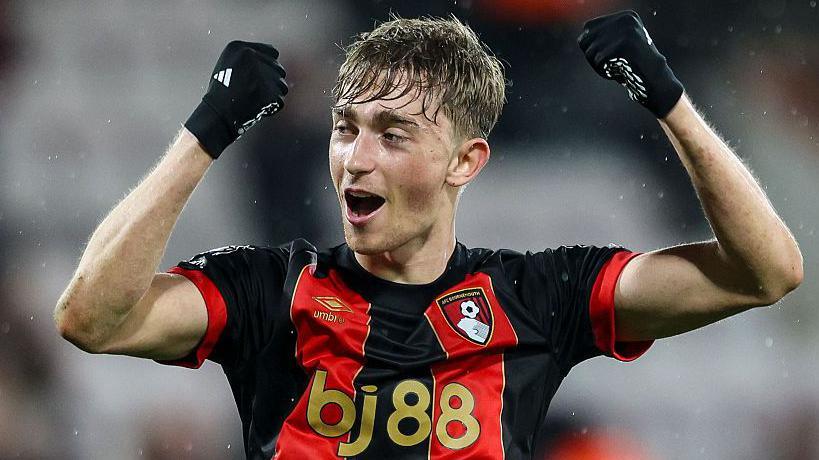 Chelsea and Liverpool are aggressively pursuing Bournemouth’s talented defender Dean Huijsen, aiming to outmaneuver Real Madrid
