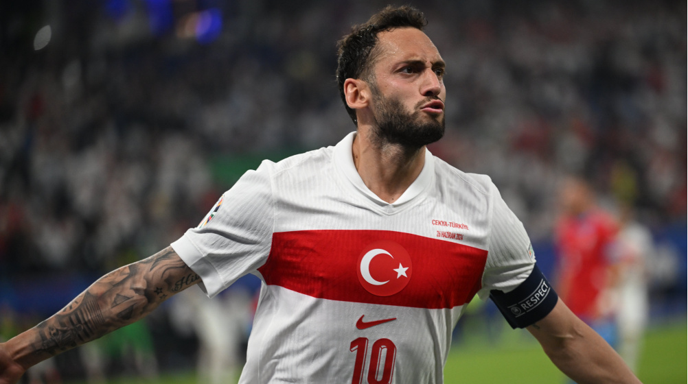 Manchester United are interested in signing Hakan Çalhanoğlu as they look to strengthen their midfield ahead of the summer transfer window.