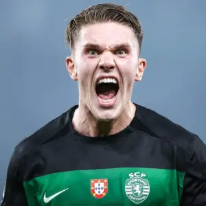 World Class striker happy to sign for Arsenal