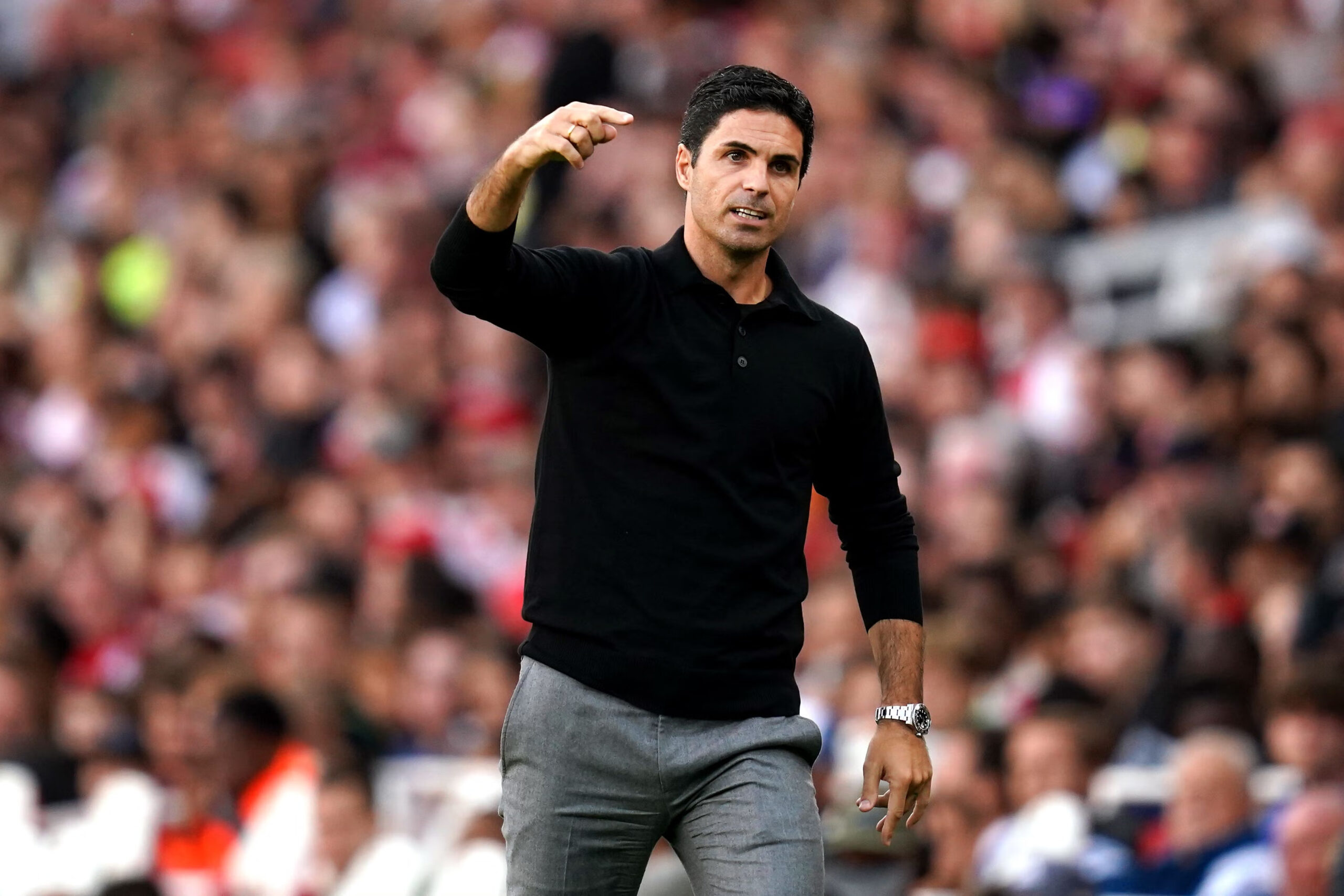 Real Madrid eye Arsenal’s defensive star as contract talks continue, with Spanish giants ready to make a move next summer.